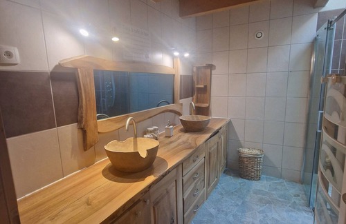 Le Bourg-d'Oisans Appartement | Superb apartment for seasonal or year-round rental in le Bourg-d'Oisans Isère