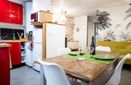 Nimes City Centre Appartement | Superbe appartement (3pers) climatisé, calme, emplacement idéal en centre ville