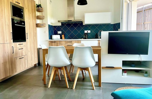 La Rochelle Appartement | Superbe appartement, extérieur et 2 chambres. Parking privé