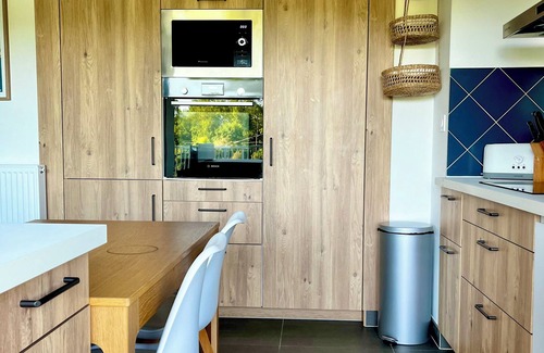 La Rochelle Appartement | Superbe appartement, extérieur et 2 chambres. Parking privé
