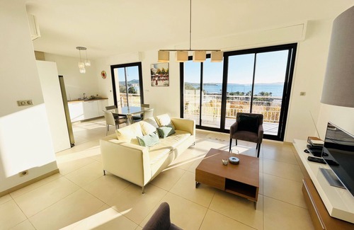Sanary-sur-Mer Appartement | Appartement T3 Lacaravelle vue mer panoramique parking sécurisé