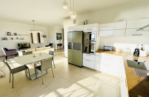 Sanary-sur-Mer Appartement | Appartement T3 Lacaravelle vue mer panoramique parking sécurisé