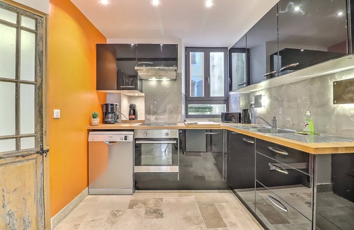 Nimes City Centre Appartement | Superbe appartement idéalement situé en centre ville avec Clim (6 pers, 80m² )