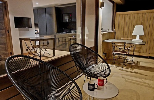 Le Planellet Appartement | Superbe appartement avec piscine et sauna, Golf et skis aux pieds, Mont d’Arbois