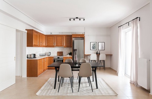 Amarousion Appartement | Superb & Comfy 2 BD Apartment in Marousi