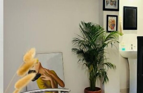 Siliguri Appartement | Superb cosy apartment with WiFi in Siliguri. Fur buddies are welcome.