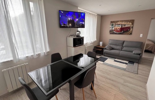 Epinal Appartement | Superb, cosy apartment, right in the center of Epinal, secure residence, Moselle view