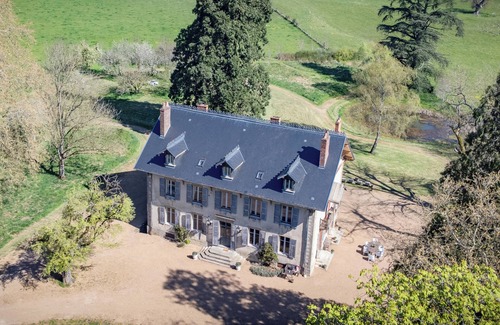 Saint-Saulge Maison | Superbe manoir avec grand jardin paysagé