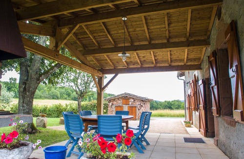 Sainte-Cecile-du-Cayrou Cottage | Superbe maison en pierre aux portes de la Forêt