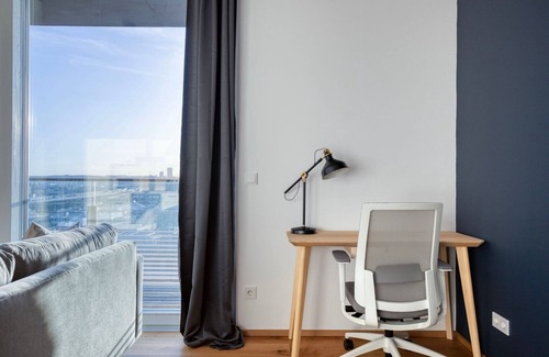 Erdberg Appartement | Superb Landstraße 1BR w/ Roof Pool & Doorman, nr Metro, by Blueground