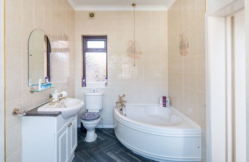 Roding Maison | Superbe London Home - Central Line Metro - Emplacement de choix