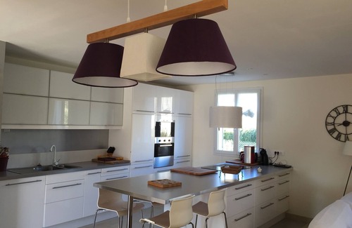 Castillon-du-Gard Maison | Superbe villa moderne, 5 chambres, grande piscine, jardin,3 terrasses