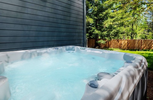 Aloha Maison | Nouvelle construction avec plan d'étage ouvert, moins de 15 km du centre-ville de Portland, Ping Pong et bain à remous