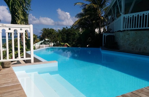 Morel Villa | Superbe vue mer, piscine à débordement, charme et confort à deux pas de la plage