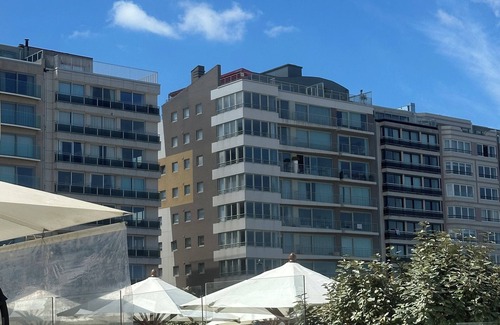 Heist Appartement | Superb seafront penthouse 90 M2 and 90 M2 terrace 2 garages <2 bedrooms 2 bathrooms