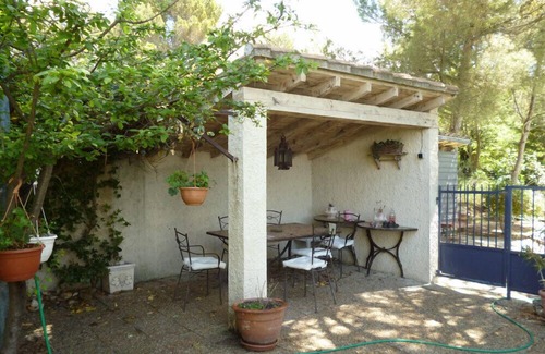 Morieres-les-Avignon Maison | Superbe maison seule sur colline face Palais des Papes