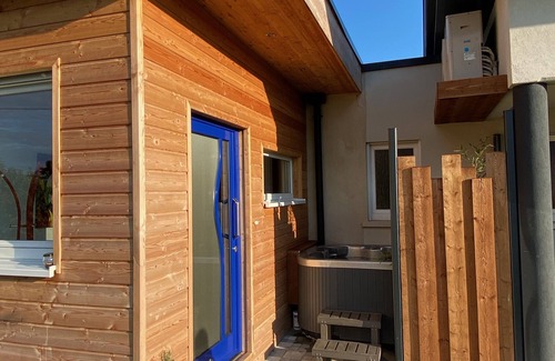 Furchhausen Maison | Superbe suite avec jacuzzi privatif et jardin pour séjour détente à la campagne.