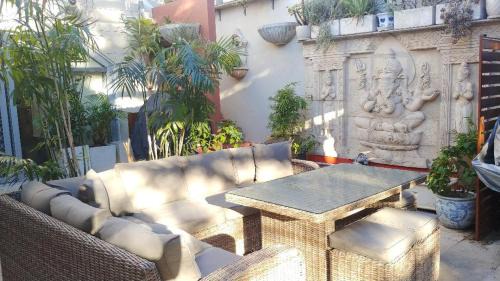 Surry Hills Maison | Superb SURRY HILLS Studio Room - Great Location