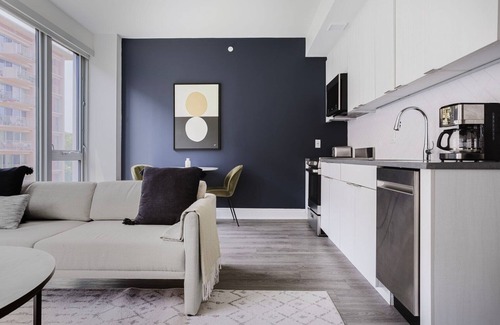 Capitol Hill Appartement | Superb SW Waterfront Jr 1BR w/ EV Charging, nr Dining, by Blueground