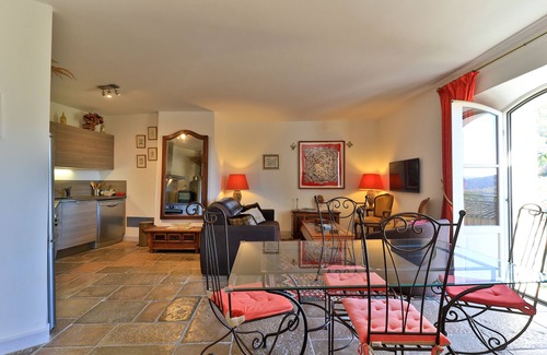 Villecroze Maison | Superbe T3 avec Vue en Provence - confort -"Maison des Arcades" 3 Pièces - N+1