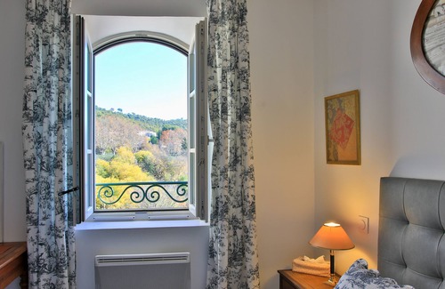 Villecroze Maison | Superbe T3 avec Vue en Provence - confort -"Maison des Arcades" 3 Pièces - N+1