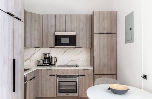 Lincoln Square Appartement | Superb UWS 2BR w/ Elevator & W/D, nr Central Park, by Blueground
