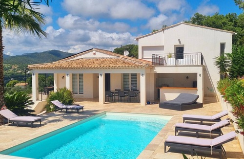 Sainte-Maxime Villa | Grande Villa Vue Imprenable 1,5km Plage & Centre Ville Proche SAINT TROPEZ