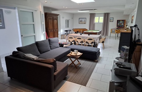 Seclin Appartement | superbe appartement de 200m2,10 pers, 3 chambres, jeux , cuisine pour les pros
