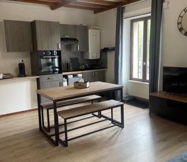 Sedan Appartement | Superbe appartement face au Château - 2 chambres - Netflix/Canal+