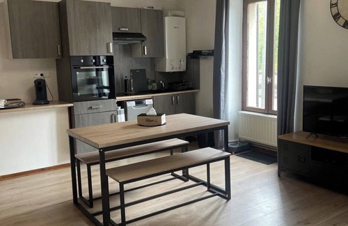 Sedan Appartement | Superbe Appartement Neuf Face au Château - 2 ch / 5 Pers - Netflix Canal+ - Wifi