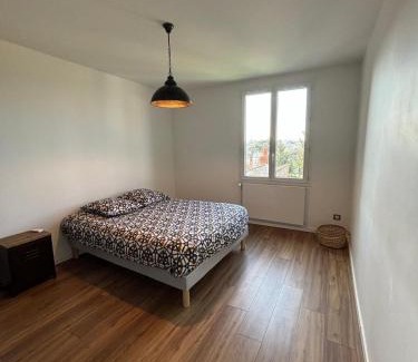 Neris-les-Bains Maison | Superbe Loft Spa Jacuzzi Cinema