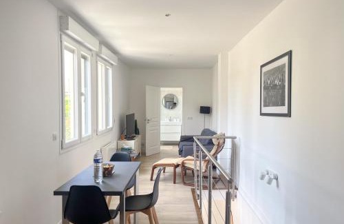 Le Plateau Maison | Superbe Maison Loft 80 m2 au calme avec jardin et parking privés proche Paris Disney la vallée village