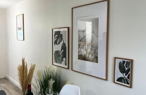 Quartier des Eaux-Claires Appartement | Superbe: parking gratuit + wifi puissant + balcon