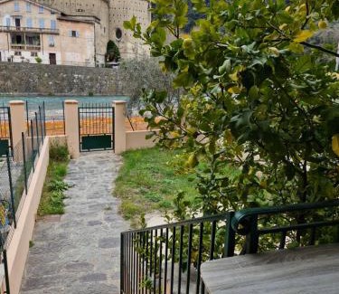 Breil-sur-Roya Appartement | Superbe Rez-de-Jardin refait à neuf.