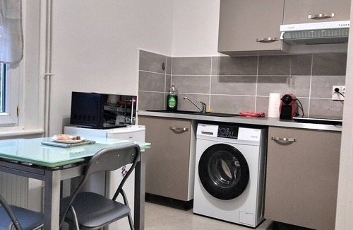 Evreux Appartement | Superbe Studio 3 Face Gare avec Wifi et proche toutes commodités