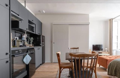 Vieux Vichy Appartement | Superbe studio climatisé dans immeuble classé