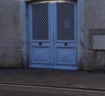 Arbois Appartement | Superbe studio en résidence rue de courcelles