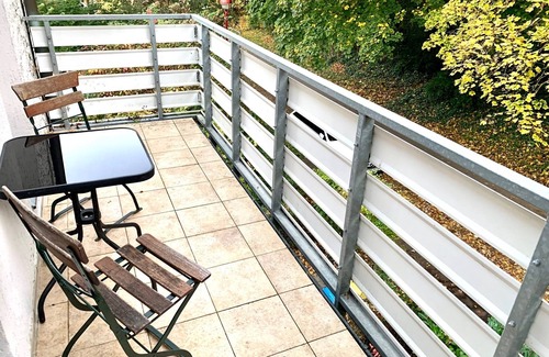 Gehlsdorf Appartement | "Superior Apartment: Luxurious Getaway with Shared Sauna and Garden in Rostock"