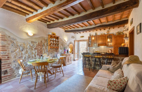 Casole d'Elsa Maison | appartement supérieur au rez-de-chaussée avec vue sur la piscine
