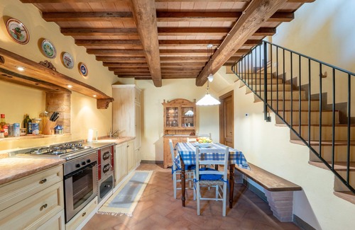 Castelnuovo di Val di Cecina Appartement | Superior apt for four people, ideal for families with outdoor terrace