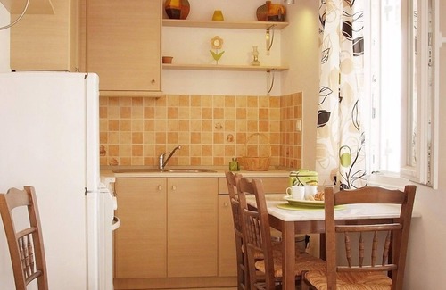 Kerveli Appartement | Elegant Samos Villa with Sea Views & Modern Décor