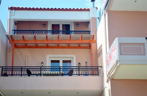 Kato Stalos Appartement | Melina's House -Loft studio, 2-3 pax près de Kato Stalos Beach, Chania West Crete