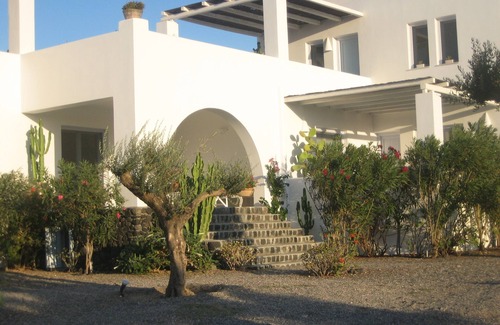 Kamari Appartement | Sun Anemos Resort, suite '' Anemos '' en face de la plage d'Oia.