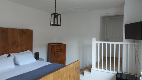 Preston Maison | Superking Size City Centre En-Suite Room + Parking