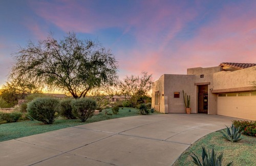 Gold Canyon Maison | Vues épiques de superstition avec Casita privée, piscine chauffée et spa!