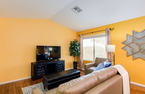Gold Canyon Maison | Vues épiques de superstition avec Casita privée, piscine chauffée et spa!
