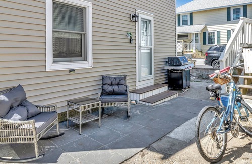 Kenberma Maison | Sur la Sand is STEPS from the ocean! renovated, clean, Wifi, and pet friendly!