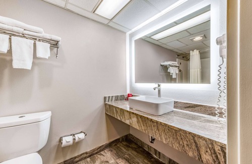 Cookstown Hôtel | SureStay Plus Hotel by Best Western McGuire AFB Jackson