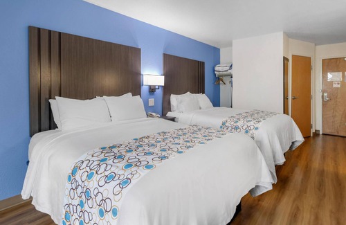 Niagara Falls Hôtel | SureStay Plus Hotel by Best Western Niagara Falls East