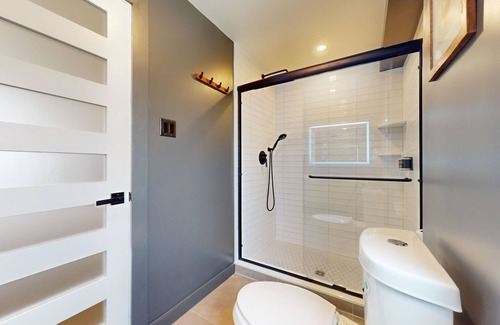 North End Hôtel | Surf Club - King Bed, 2 Mins to OC Beach & POOL